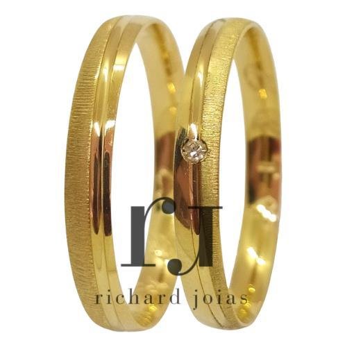 ALIANÇA DE OURO 18KL PESO 2,0 GRAMAS E LARGURA DE 3,0MM ANATÔMICA ABAULADA C/METADE FOSCA