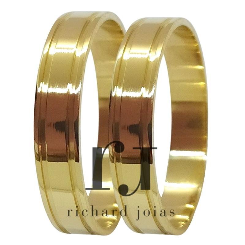 ALIANÇA DE OURO 18KL PESO 2,5 GRAMAS E LARGURA DE 4,0MM SEMI-ANATÔMICA C/02 FRISOS