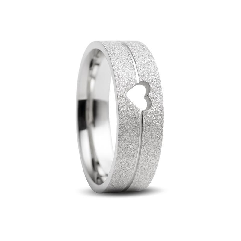 ALIANÇA DE PRATA 6,0MM ANATÔMICA QUADRADA DIAMANTADA C/ CORAÇÃO E 1 FRISO 0,50 CENTRAL