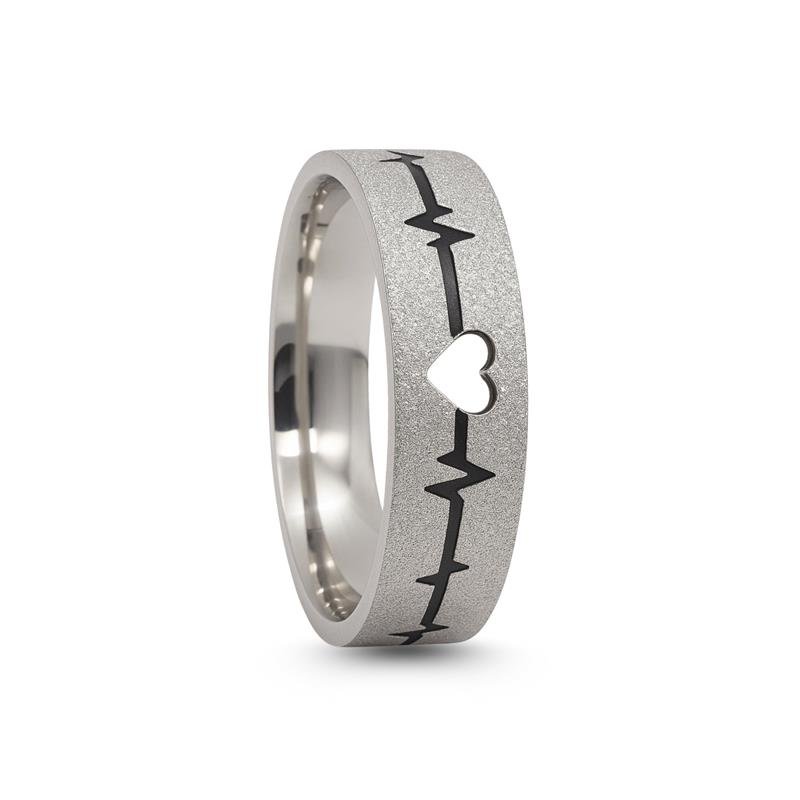 ALIANÇA DE PRATA 6,0MM ANATÔMICA QUADRADA DIAMANTADA CORAÇÃO VAZADO E BATIMENTO ENVELHECIDO