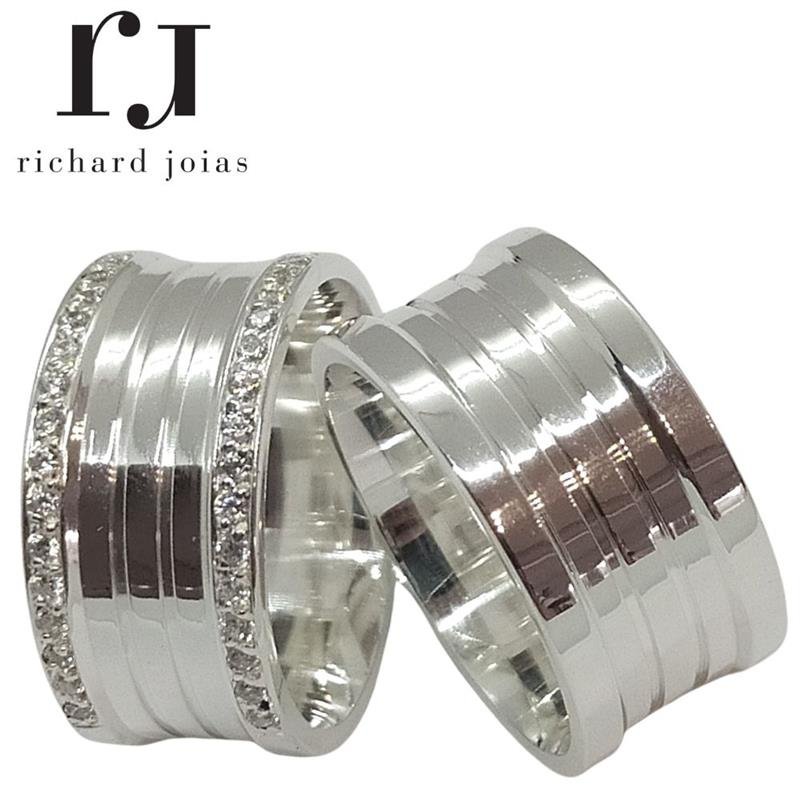 ALIANÇA DE PRATA 10MM ANATÔMICA QUADRADA C/02 FRISOS 0,50