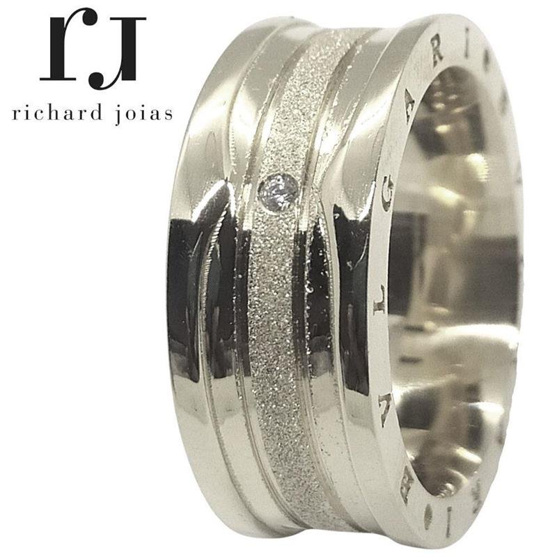 ALIANÇA DE PRATA 9,0MM ANATÔMICA QUADRADA BVL DIAMANTADA C/ 02 FRISOS 0,50 E 01 PEDRA