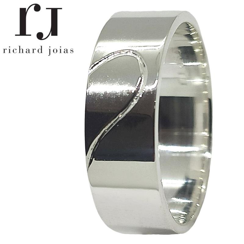 ALIANÇA DE PRATA 7,0MM QUADRADA INTERNO RETO C/ TRABALHADO DE CORAÇÃO