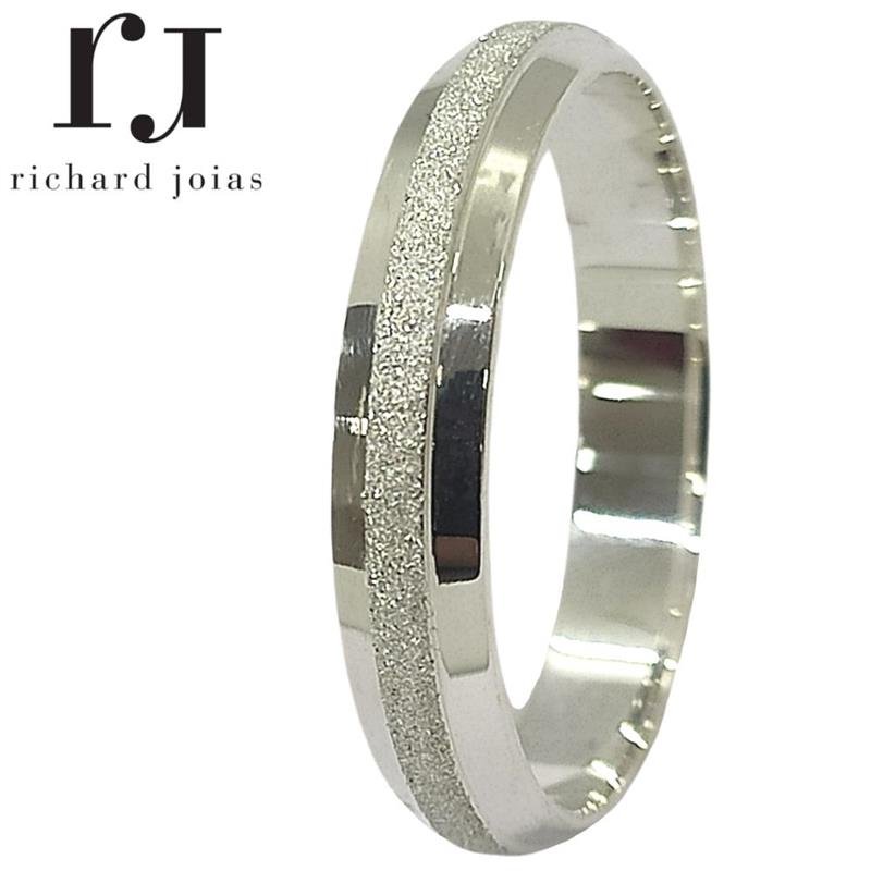 ALIANÇA DE PRATA 4,0MM ABAULADA RETA C/ DIAMANTADO CENTRAL