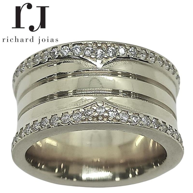 ALIANÇA DE PRATA REPLICA DA BVL 11MM ANATÔMICA QUADRADA C/ 2 FRISOS E 96 PEDRAS