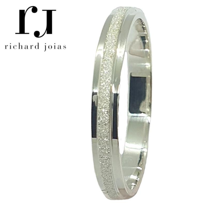 ALIANÇA DE PRATA 3,0MM SEMI-ANATÔMICA QUADRADA DIAMANTADA C/ 02 FRISOS LATERAL REBAIXADO E 1,30 DE ALTURA