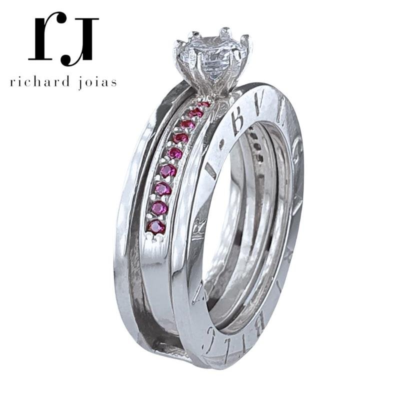 ALIANÇA DE PRATA BVL C/ ESCRITA E ANEL SOLITÁRIO MUDA COR DAS PEDRA LATERAL