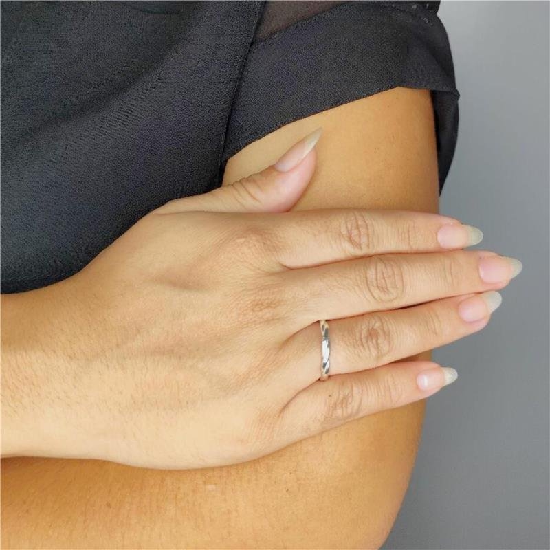 ALIANÇA DE PRATA 3,0MM TORCIDA LISA