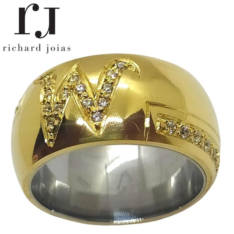 ALIANÇA DE MOEDA C/FORRO DE AÇO 10MM ANATÔMICA ABAULADA PERSONALIZADA QUANTIDADE DE PEDRAS CONFORME A LETRA