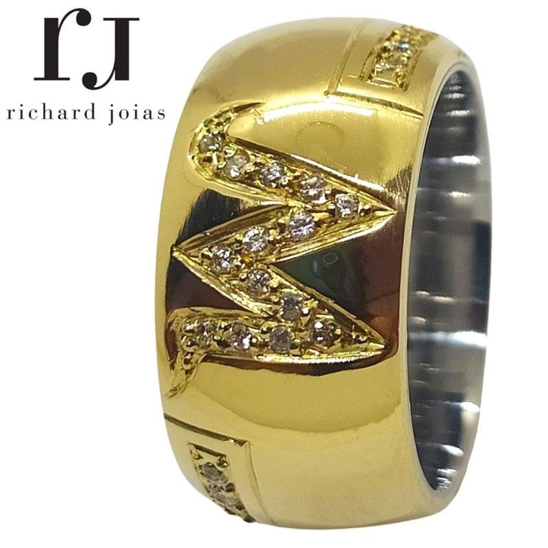 ALIANÇA DE MOEDA C/FORRO DE AÇO 10MM ANATÔMICA ABAULADA PERSONALIZADA QUANTIDADE DE PEDRAS CONFORME A LETRA