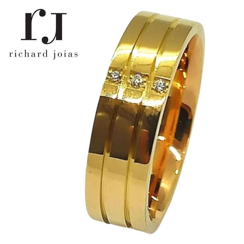 ALIANÇA DE MOEDA 6,0MM ANATÔMICA QUADRADA C/03 PEDRAS E 02 FRISO 0,50