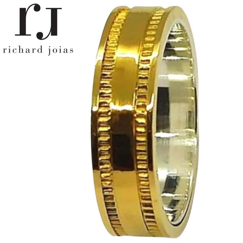 ALIANÇA DE MOEDA C/FORRO DE PRATA 6,0MM INTERNO RETO QUADRADA E 02 FRISO TRABALHADO