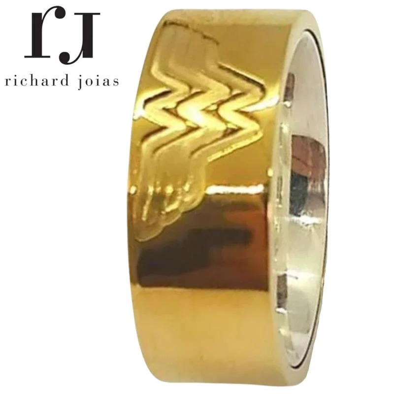 ALIANÇA DE MOEDA C/FORRO DE PRATA 8M ANATÔMICA QUADRADA E SIMBOLO DA MULHER MARAVILHA