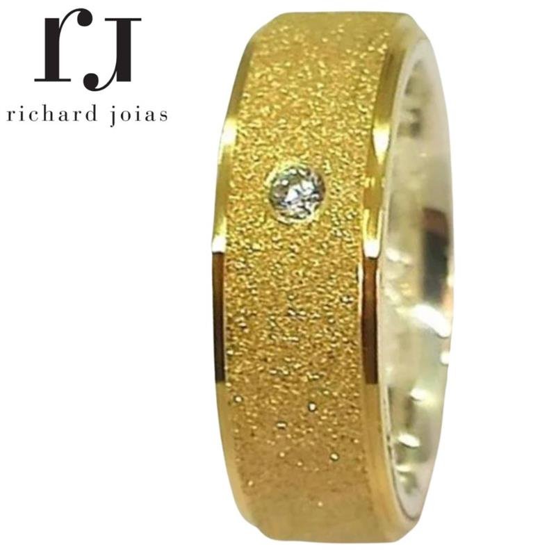 ALIANÇA DE MOEDA C/FORRO DE PRATA 6,0MM ANATÔMICA QUADRADA DIAMANTADA LATERAL REBAIXADA E 01 PEDRA