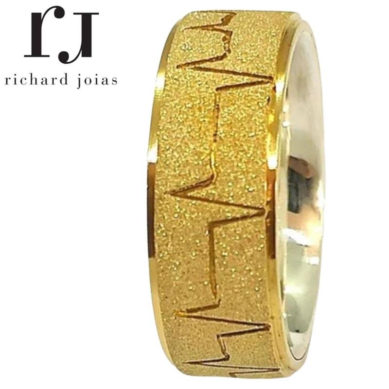 ALIANÇA DE MOEDA C/FORRO DE PRATA 8,0MM ANATÔMICA QUADRADA DIAMANTADA LATERAL REBAIXADA E BATIMENTOS