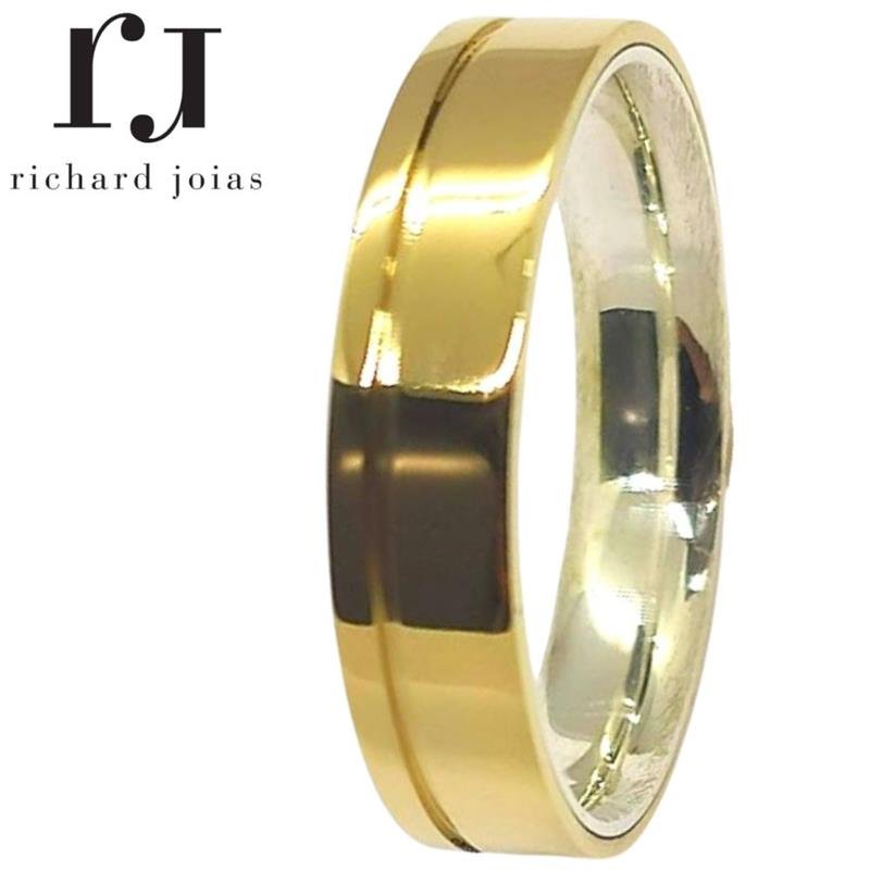 ALIANÇA DE MOEDA C/FORRO DE PRATA 5,0MM ANATÔMICA QUADRADA E 01 FRISO LATERAL 0,50