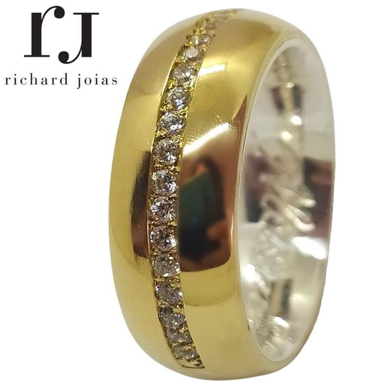 ALIANÇA DE MOEDA C/FORRO DE PRATA 8,0MM ANATÔMICA ABAULADA E 20 PEDRAS