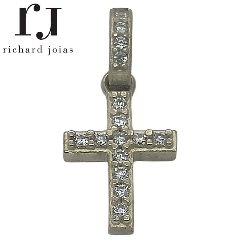 PINGENTE DE PRATA CRUZ C/ 14 PEDRAS E TAMANHO 1,2 X 1,8