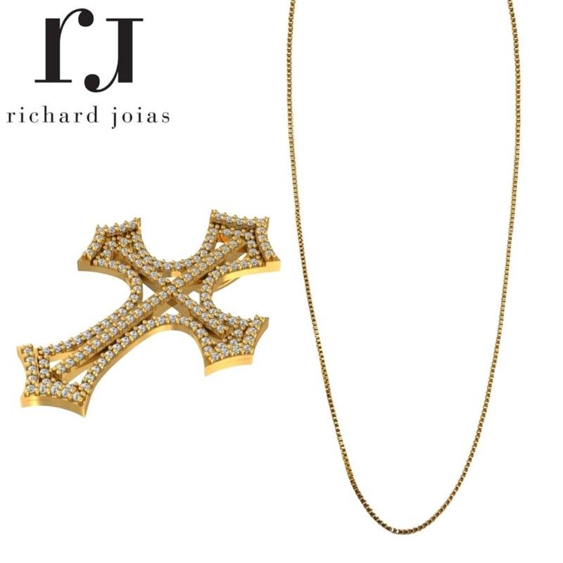 PINGENTE DE MOEDA CRUCIFIXO C/ZIRCONE DE TAMANHO 3,6 X 2,7 + CORRENTE FOLHEADA A OURO DE 45CM