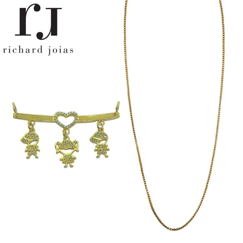 PINGENTE DE MOEDA CANGA C/03 BONEQUINHOS E 61 PEDRAS 4,7 X 2,7 + CORRENTE FOLHEADA A OURO DE 40CM