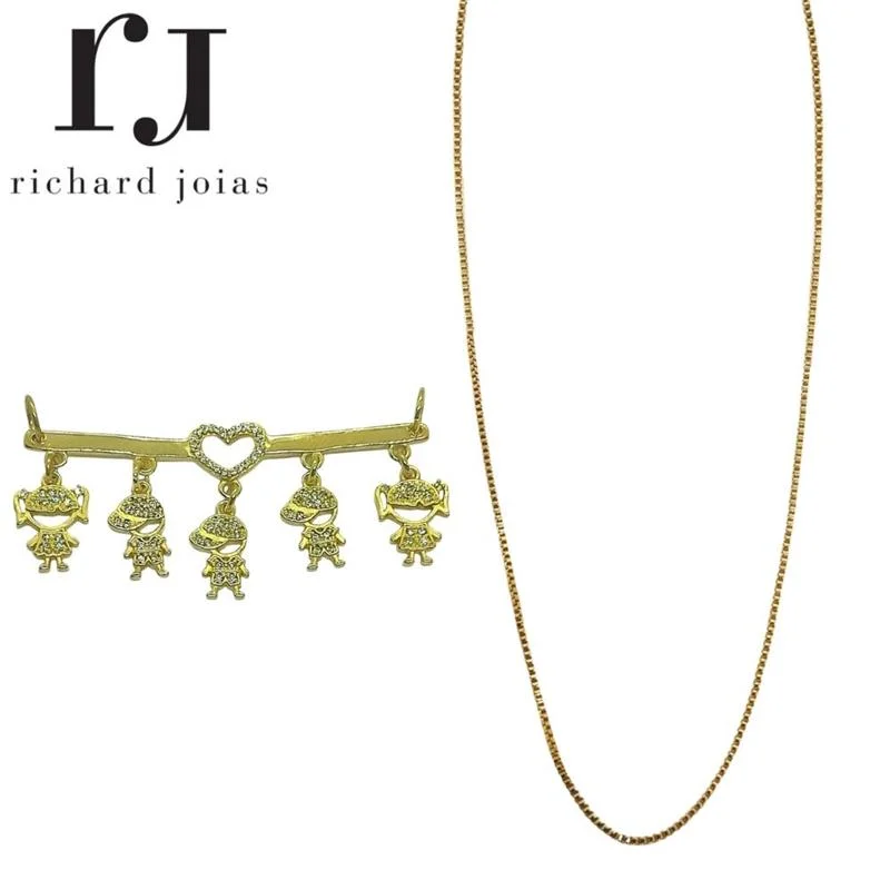 PINGENTE DE MOEDA CANGA C/05 BONEQUINHOS E 87 PEDRAS 5,6 X 2,7 + CORRENTE FOLHEADA A OURO DE 45CM