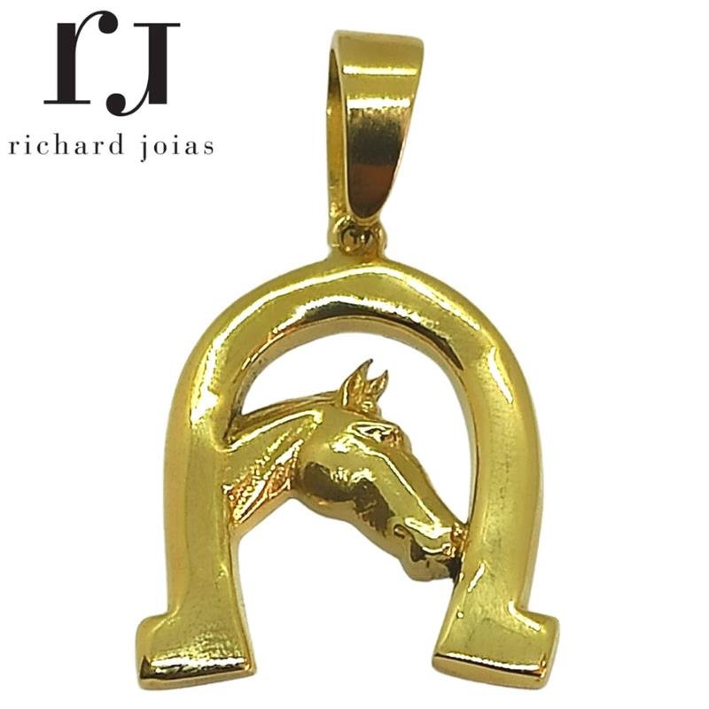 PINGENTE DE MOEDA FERRADURA C/ CAVALO DE TAMANHO 2,8 X 1,7