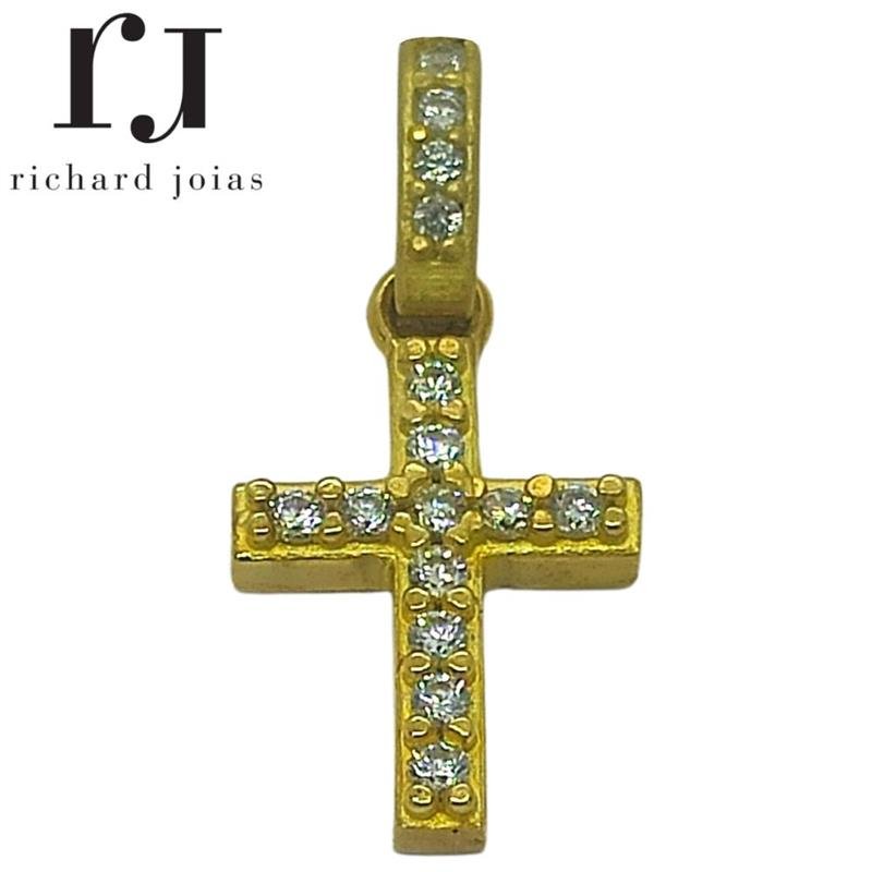 PINGENTE DE MOEDA CRUZ C/ 14 PEDRAS E TAMANHO 1,2 X 1,8