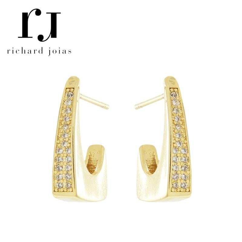 BRINCO FOLHEADO A OURO MEIA ARGOLA QUADRADA CRAVEJADO