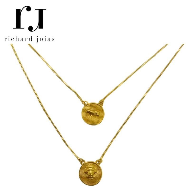 ESCAPULÁRIO DE MOEDA CORDEIRO DE DEUS REDONDO C/ CORRENTE VENEZIANA FOLHEADA A OURO 60CM